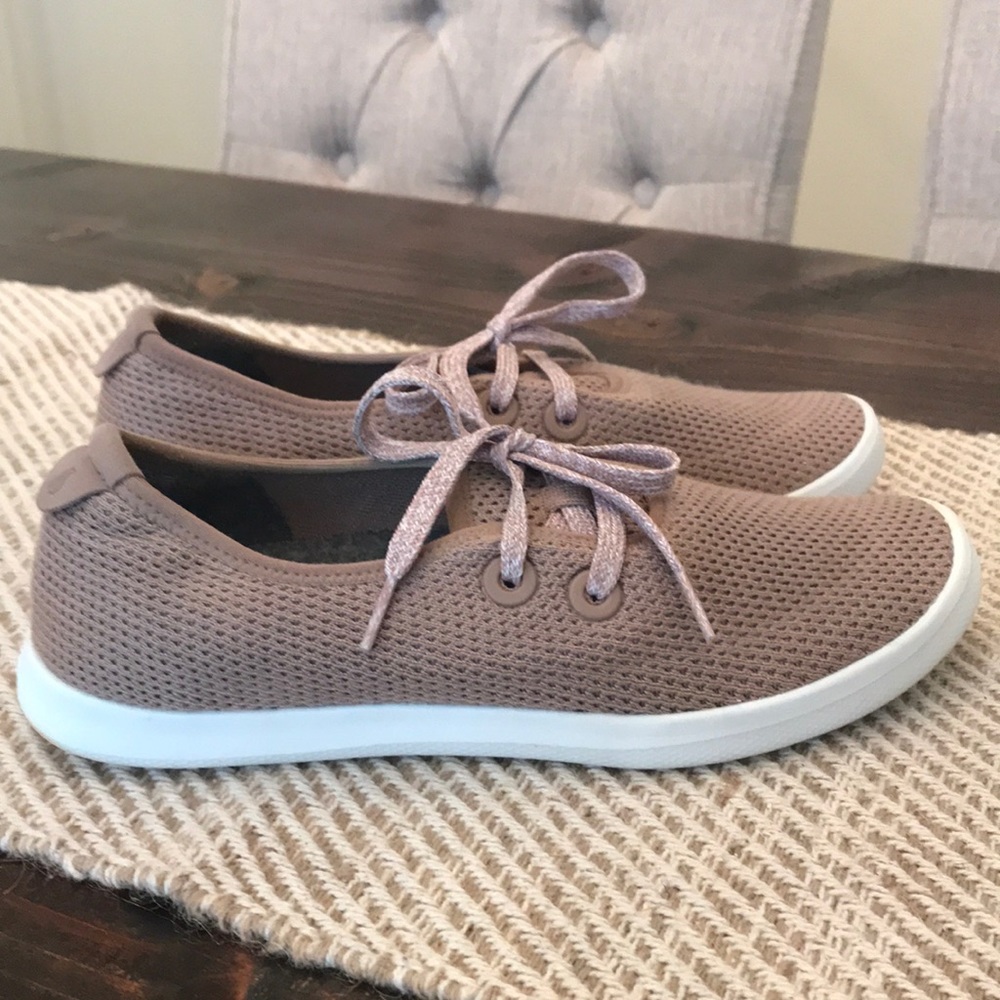 Allbirds tan shoes Sz 8